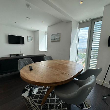 Cozy One Bedroom Flat 20 Mins Central London Bp142 Εξωτερικό φωτογραφία